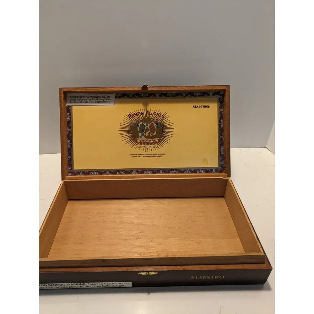 Vintage Wood Ramon Allones Maestro Cigar Box Excellent Clear Graphics.